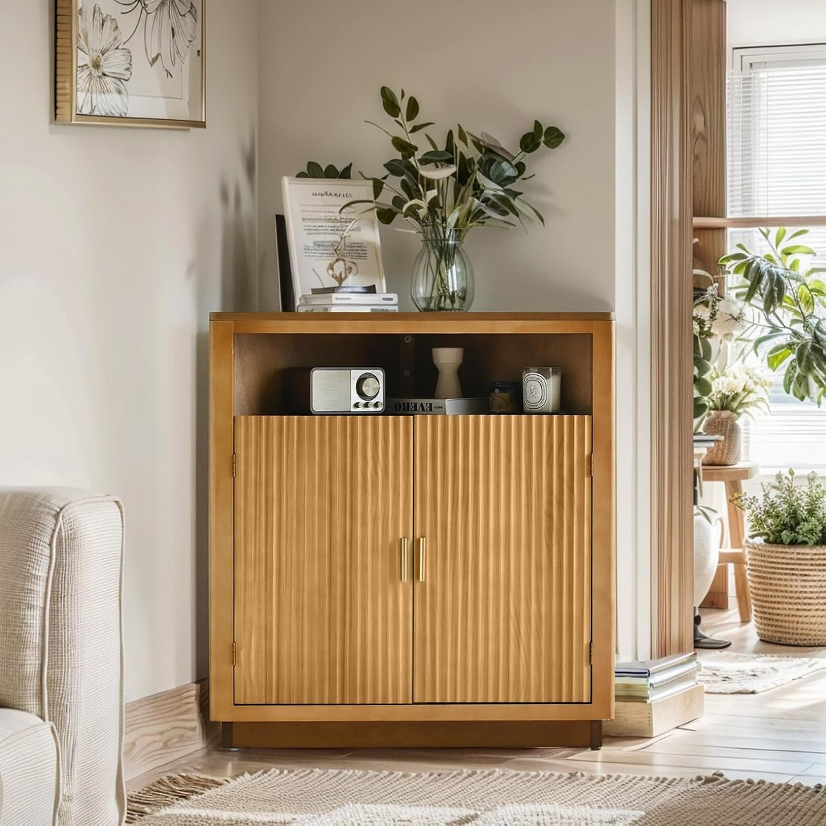 Ahokua Corner Storage Cabinet with Fluted Hand-Carved Doors, riangular Accent Cabinet with Adjustable Shelf & Gold Handles for Living Room or Entryway, Boho Style, Warm Oak
