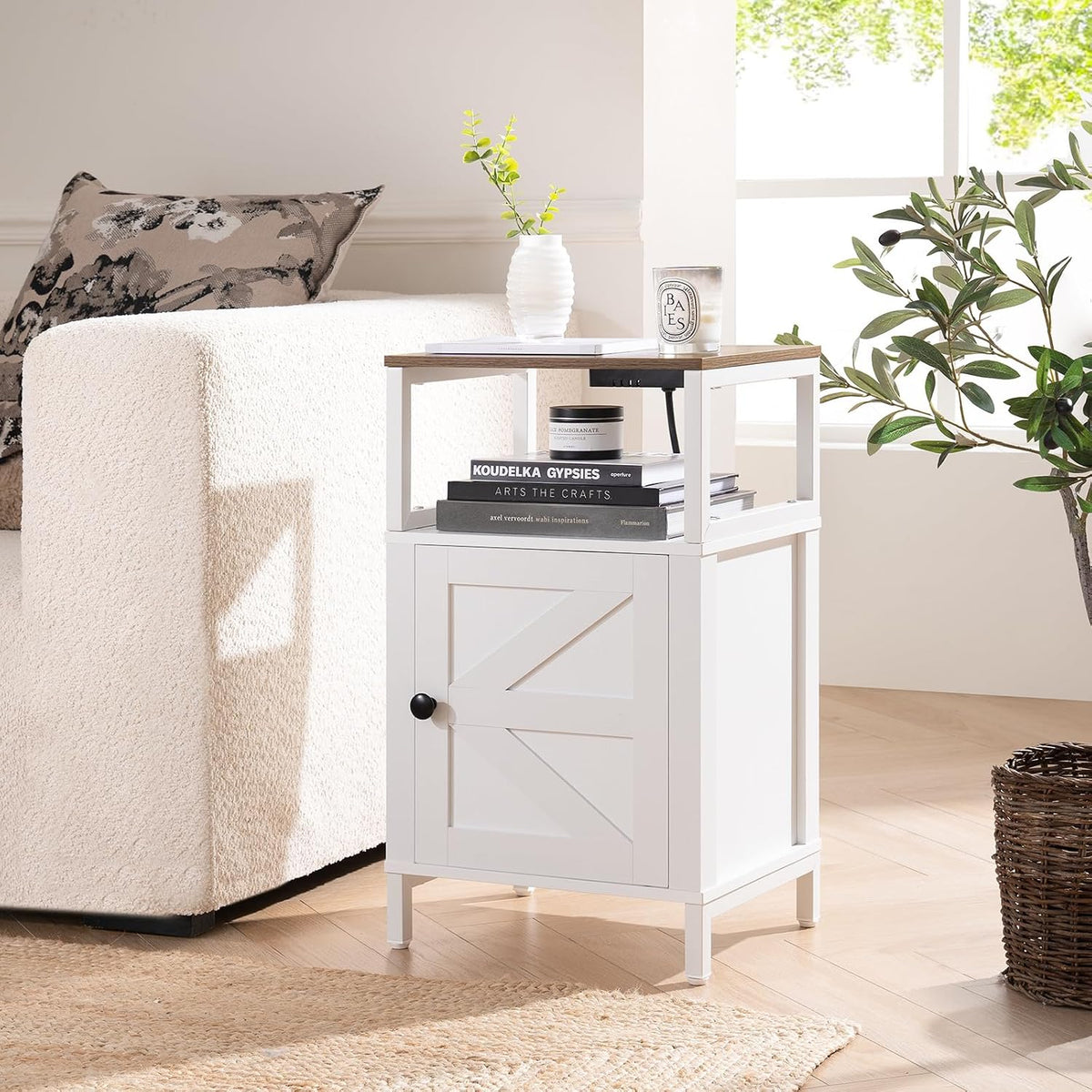 Yoobure Farmhouse NightStand with Charging Station，Wood Night Stand End Table with USB Ports, LED Bed Side Table with Storage Cabinet，Bedside Table for Bedroom, Living Room White