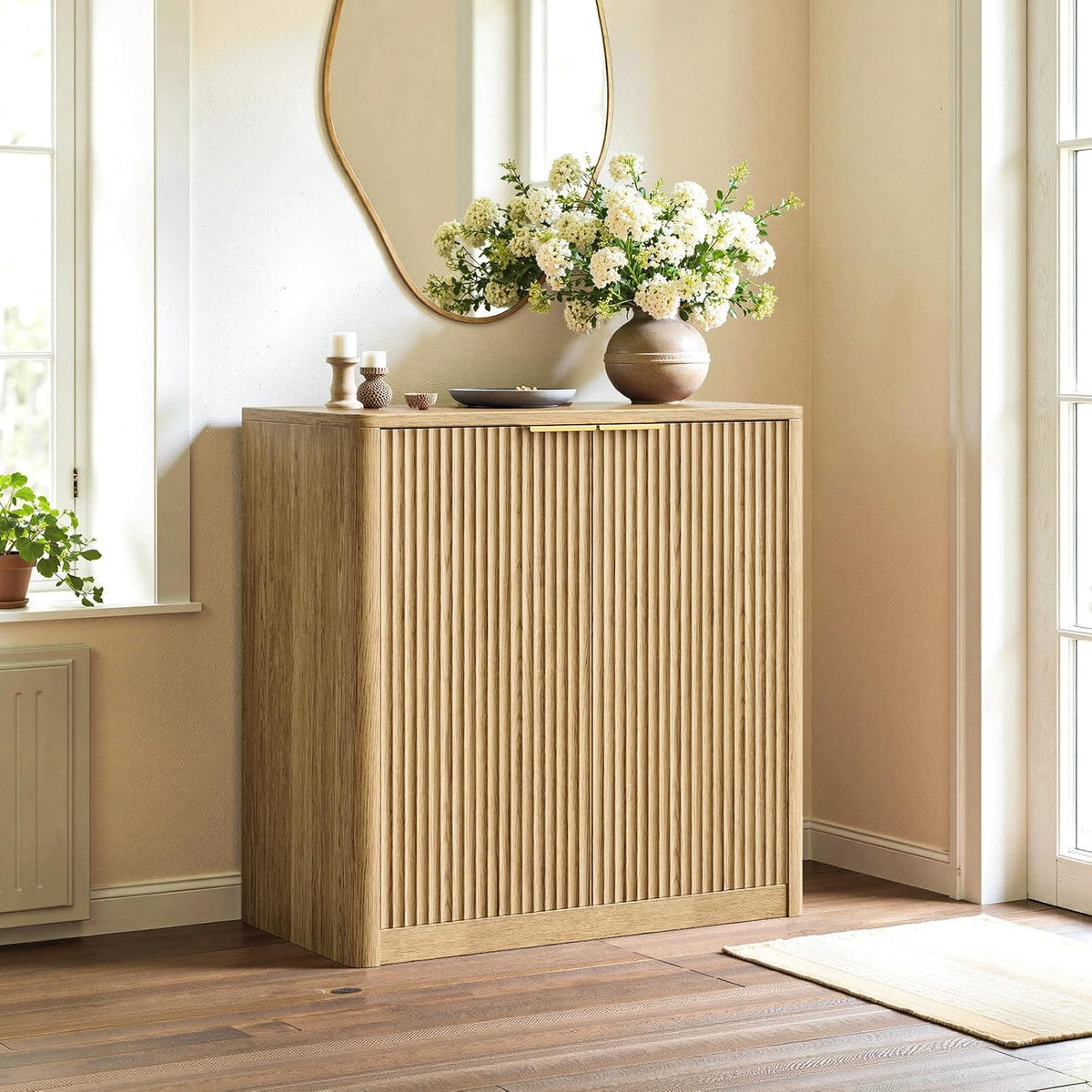Evermagin 31.5" Oak Buffet Cabinet with Storage, Small Sideboard Cabinet, Boho Accent Credenza, Fluted Console Table with Doors for Dining Room, Kitchen, and Living Room