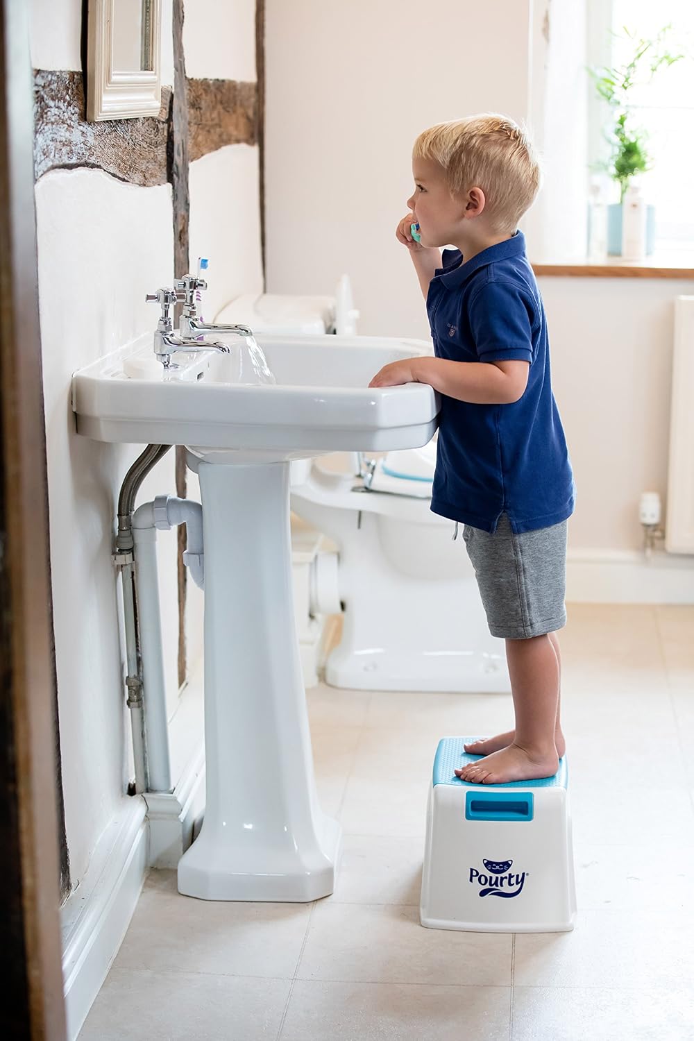 Pourty Up Step Stool