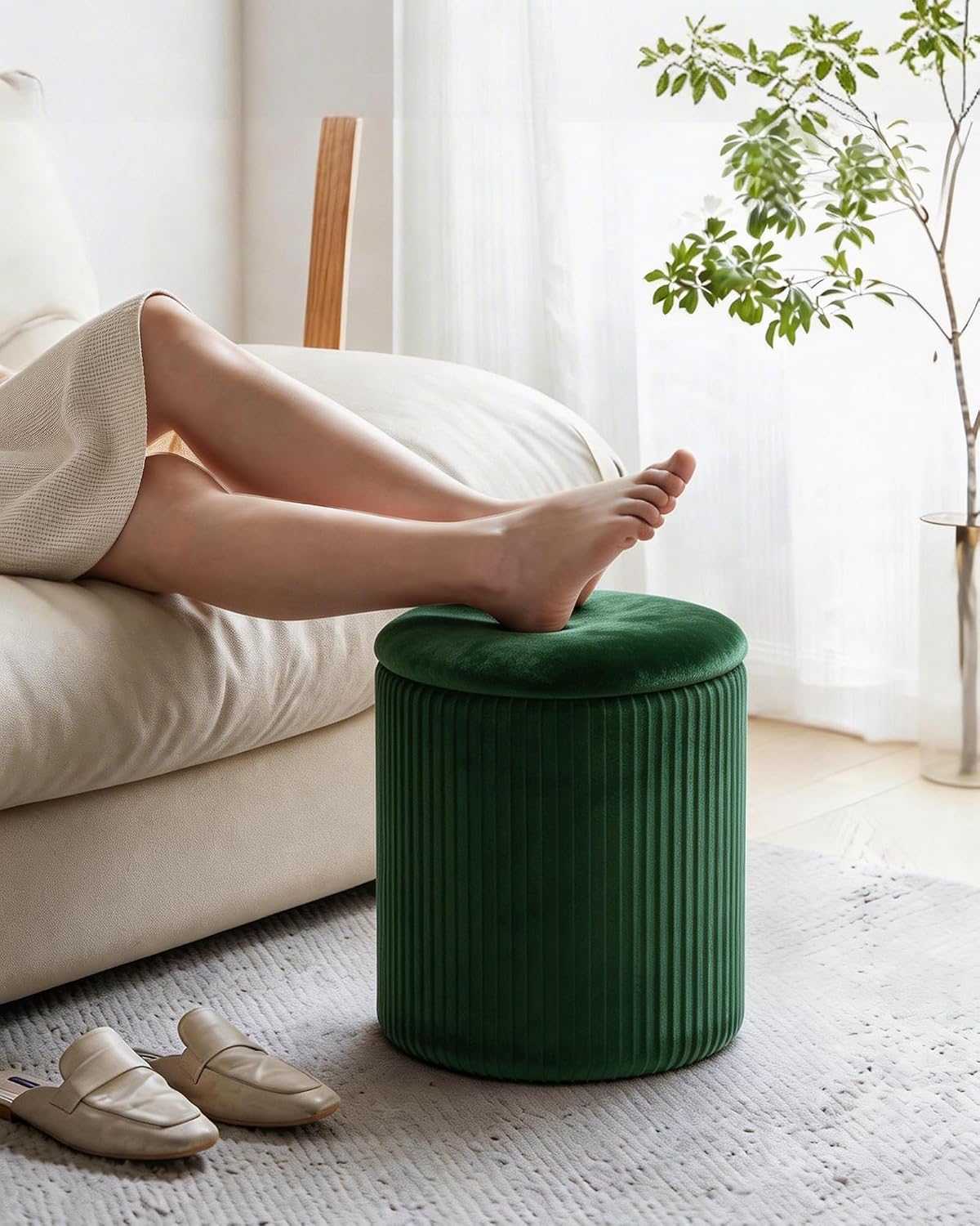 LITZFUR Round Ottoman with Storage, Velvet Foot Rest Stool, Green | Versatile Upholstered Vanity Stool, Padded Folding Storage Ottoman for Living Room, Bedroom and Dorm