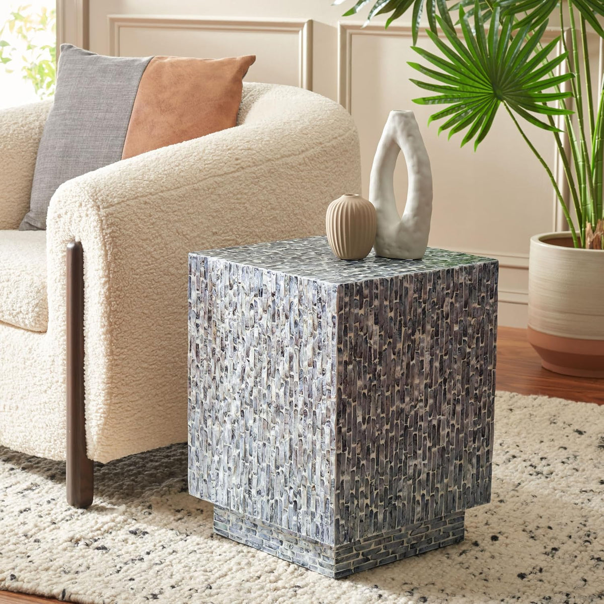 SAFAVIEH Home Collection Blythe Jet Black Capiz Shell Accent Table Square Stool (Fully Assembled)